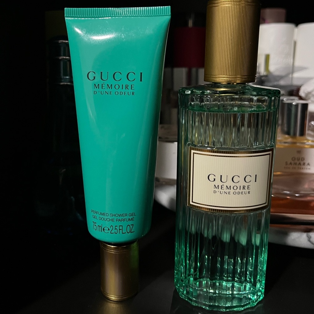 Gucci Memoire Perfume 3.3 Fl Oz & shower gel